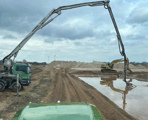 umwelt-team-blunk-bei-entschlammung-von-sedimentbecken-in-kieswerk_02