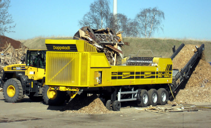 blunk-dienstleistung-aufbereitung-altholz-01