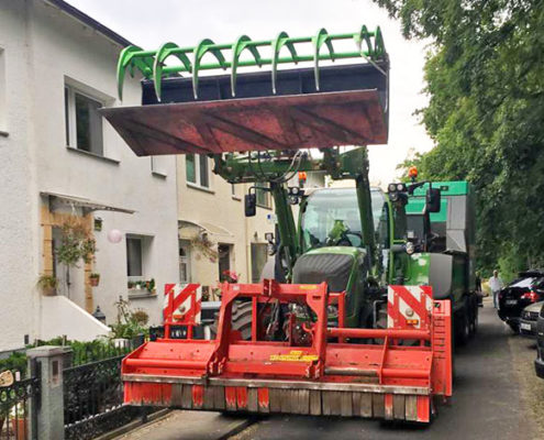 Blunk: Schreddern von Schnittgut für Berliner Blumenerde