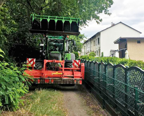 Blunk: Schreddern von Schnittgut für Berliner Blumenerde