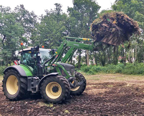 Blunk: Schreddern von Schnittgut für Berliner Blumenerde