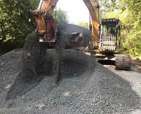 Blunk beim wassergebundenen Wegebau in Trinkwassergebiet 04
