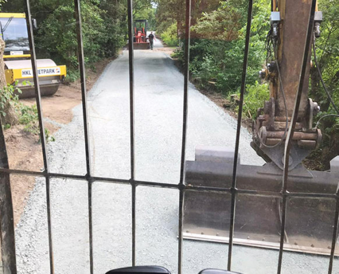 Blunk beim wassergebundenen Wegebau in Trinkwassergebiet 09