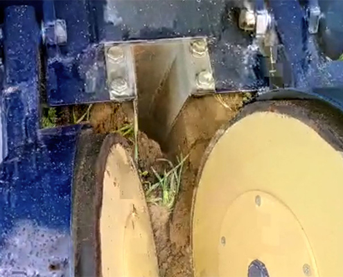 aAufforstung Beeskow: Ersteinsatz der neuen Forst-Pflanzmaschine Detail 02
