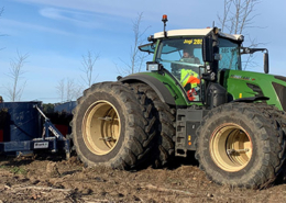 Aufforstung Beeskow: Ersteinsatz der neuen Forst-Pflanzmaschine - Foto Helge Witt - Titel
