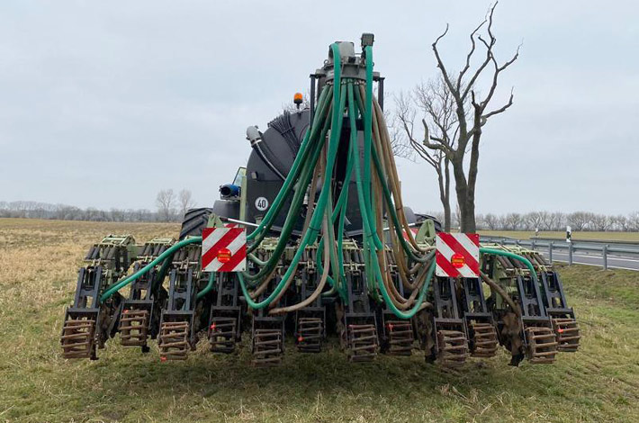 Blunk: erfolgreichere Entwicklung von Raps nach dem Drillen und Düngen mit Strip Till 10