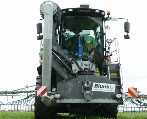 Blunk bei der Gülle Ausbringung mit Xerion SGT und Kaweco - Foto Dominic Kkern_07