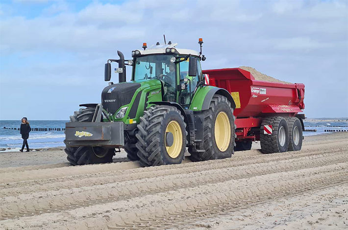 Blunk beim Sand fahren am Strand Warnemünde - Bild Felix Lappe 02