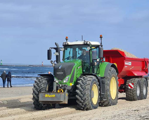 Blunk beim Sand fahren am Strand Warnemünde - Bild Felix Lappe 04