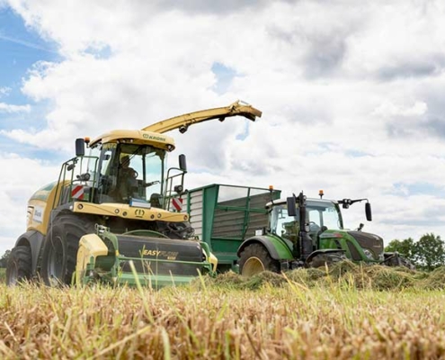GPS und Gras ernten mit Blunk 2022 - Foto schwansen_agrar 01