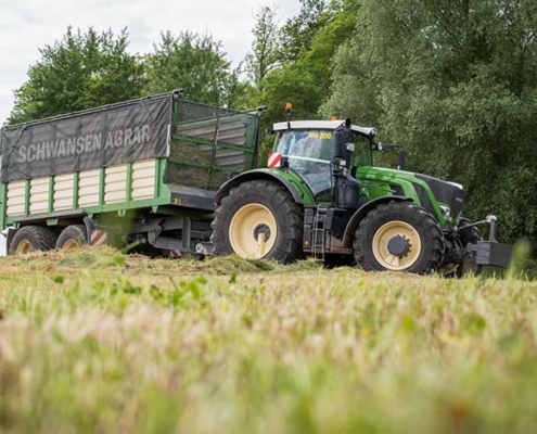 GPS und Gras ernten mit Blunk 2022 - Foto schwansen_agrar 03