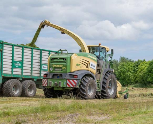 GPS und Gras ernten mit Blunk 2022 - Foto schwansen_agrar 12