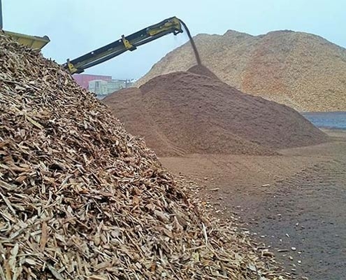 Blunk Frühjahrsarbeiten: Holzhackschnitzel Trocknung Lagerung Auslieferung