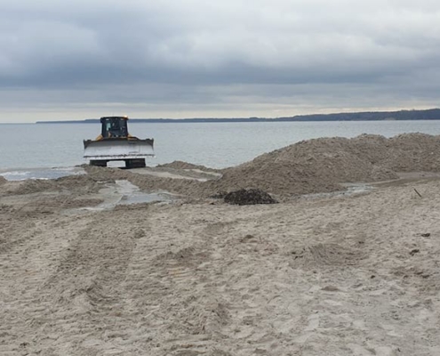 Blunk-Team Holtsee stellt vom Orkan zerstörten Strand wieder her 32