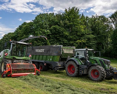 Gras Ernte mit neuen Häckselwagen: Blunk-Team Rendswühren - Foto T Bannas 9466