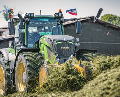Grasernte und Silo fahren: Blunk-Team Lalendorf - Foto Florian Lüttge 9357