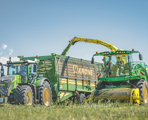 Grasernte und Silo fahren: Blunk-Team Lalendorf - Foto Florian Lüttge 9423