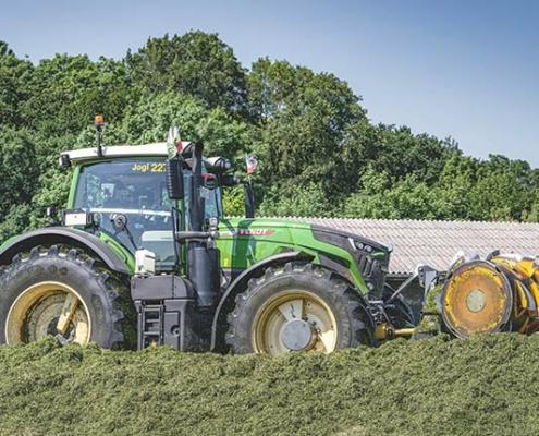 Grasernte und Silo fahren: Blunk-Team Lalendorf - Foto Florian Lüttge 9492