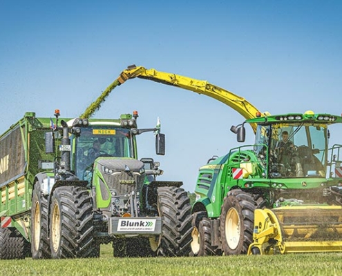 Grasernte und Silo fahren: Blunk-Team Lalendorf - Foto Florian Lüttge 9514