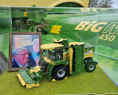 Neues Korone BIG M Modell von Oliver Paul vor Blunk Maschine