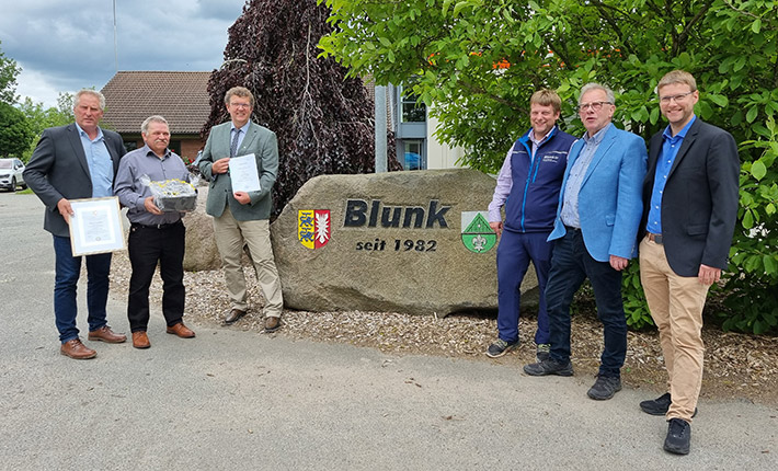 BLU und Landwirtschaftskammer SH ehren langjährigen Blunk-Mitarbeiter -536