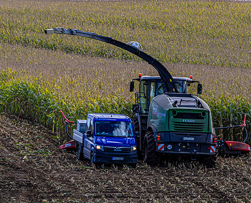 Moderne Ernte-Logistik zur Maisernte mit Blunk - Foto Sophie Stoltenberg - 03