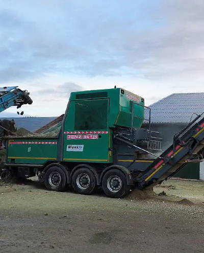 blunk-team-beim-rueben-mischsilage-herstellen-foto-malte-schroeder-41
