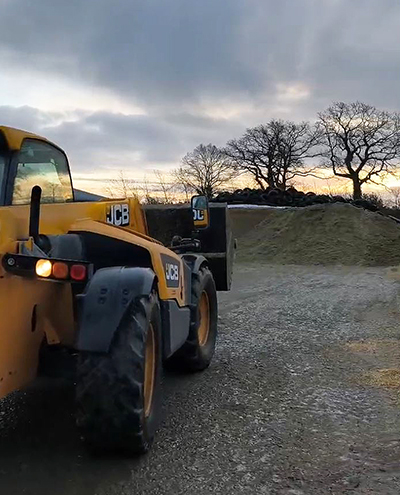 blunk-team-beim-rueben-mischsilage-herstellen-foto-malte-schroeder-52