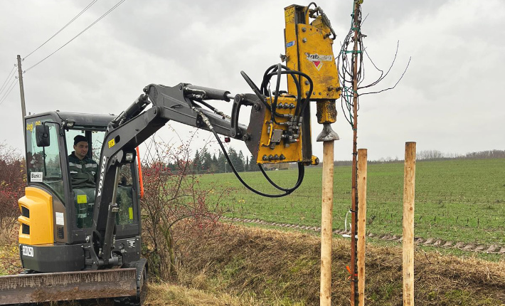 blunk-bei-pflanzung-straeucher-baeume-foto-helge-witt-titel