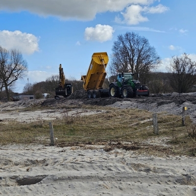 Küstenschutz mit Dienstleister Blunk-Strandreinigung Seegras-Umschlag Verwertung - 01