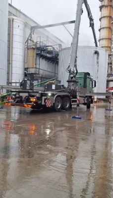 Rührer-Ausfall in Industrie - Rühren mit mobilem Rührer von Blunk - 01