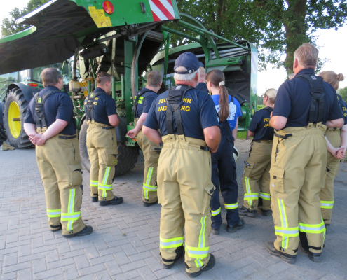 feuerwehrübung-an-landmaschinen-am-blunk-standort-rastede-foto-mirko-fruehling-031 feuerwehrübung-an-landmaschinen-am-blunk-standort-rastede-foto-mirko-fruehling-031