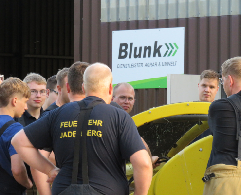 feuerwehrübung-an-landmaschinen-am-blunk-standort-rastede-foto-mirko-fruehling-039 feuerwehrübung-an-landmaschinen-am-blunk-standort-rastede-foto-mirko-fruehling-039