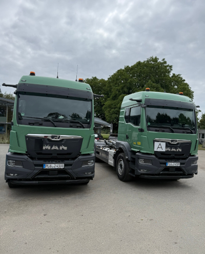 blunk-investiert-in-12-moderne-man-lkw-mit-hakenlift-03