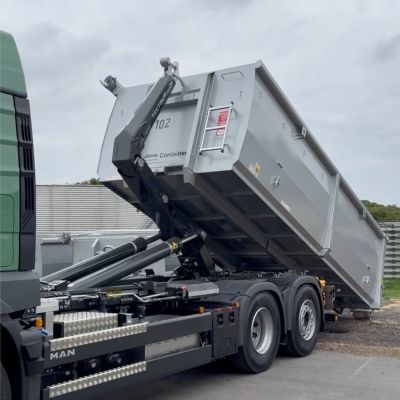 blunk-investiert-in-12-moderne-man-lkw-mit-hakenlift-06
