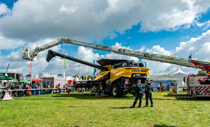 blunk-unterstuetzt-feuerwehruebung-auf-norla-2026-275