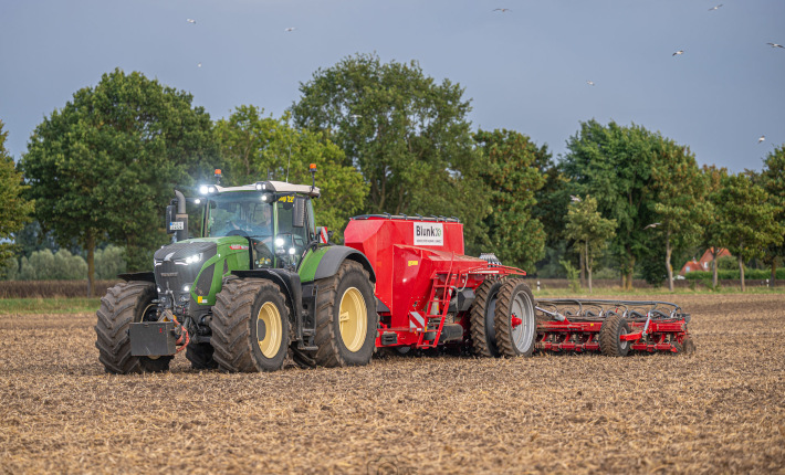 Blunk: Rapsaussaat in Schleswig-Holstein mit Horsch Einzelkornlege - Foto Max Stegemann -01
