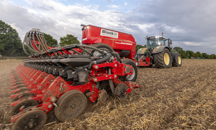 Blunk: Rapsaussaat in Schleswig-Holstein mit Horsch Einzelkornlege - Foto Max Stegemann -02