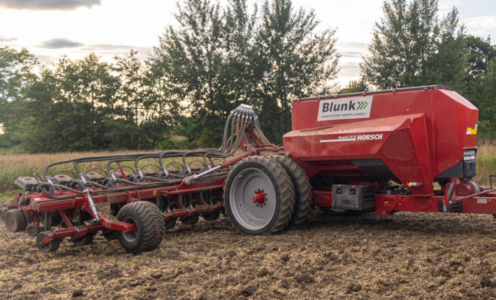Blunk: Rapsaussaat in Schleswig-Holstein mit Horsch Einzelkornlege - Foto Max Stegemann -05