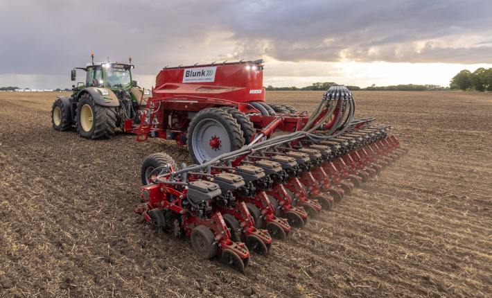 Blunk: Rapsaussaat in Schleswig-Holstein mit Horsch Einzelkornlege - Foto Max Stegemann -06